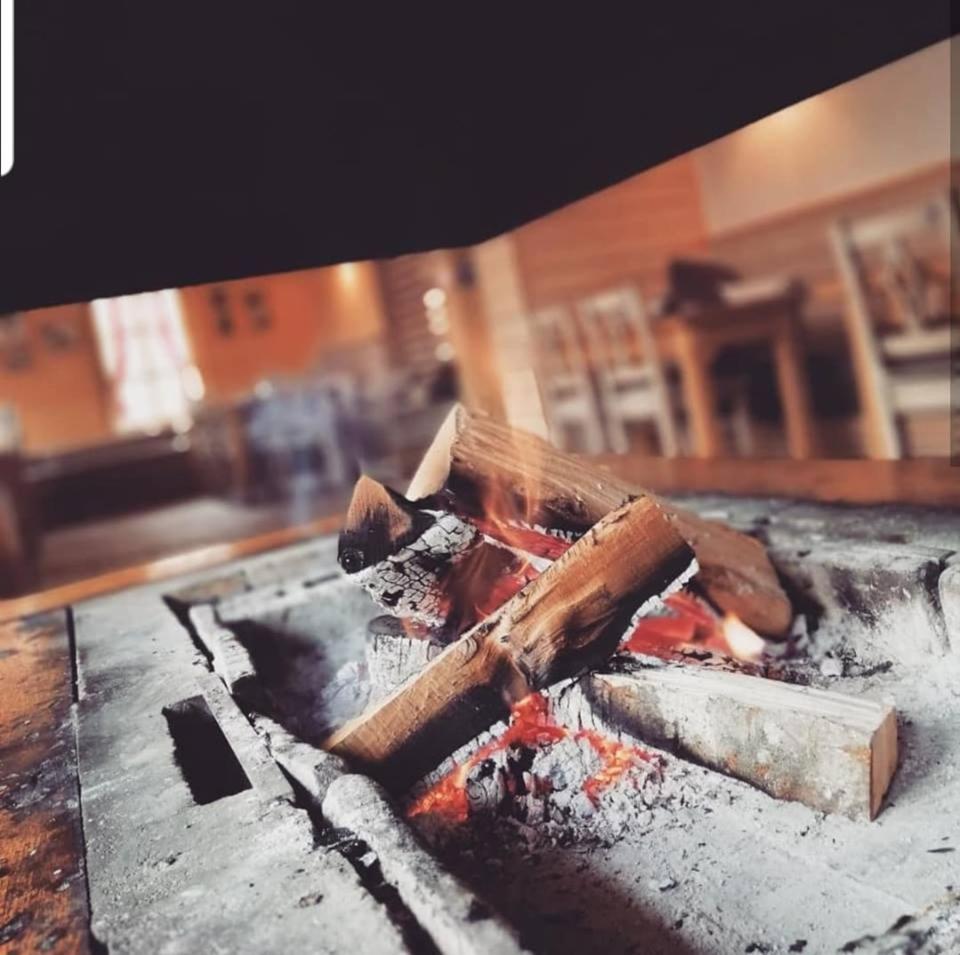 Hotel Snjezna Kuca - Nature Park Of Bosnia Herzegovina Padezina エクステリア 写真