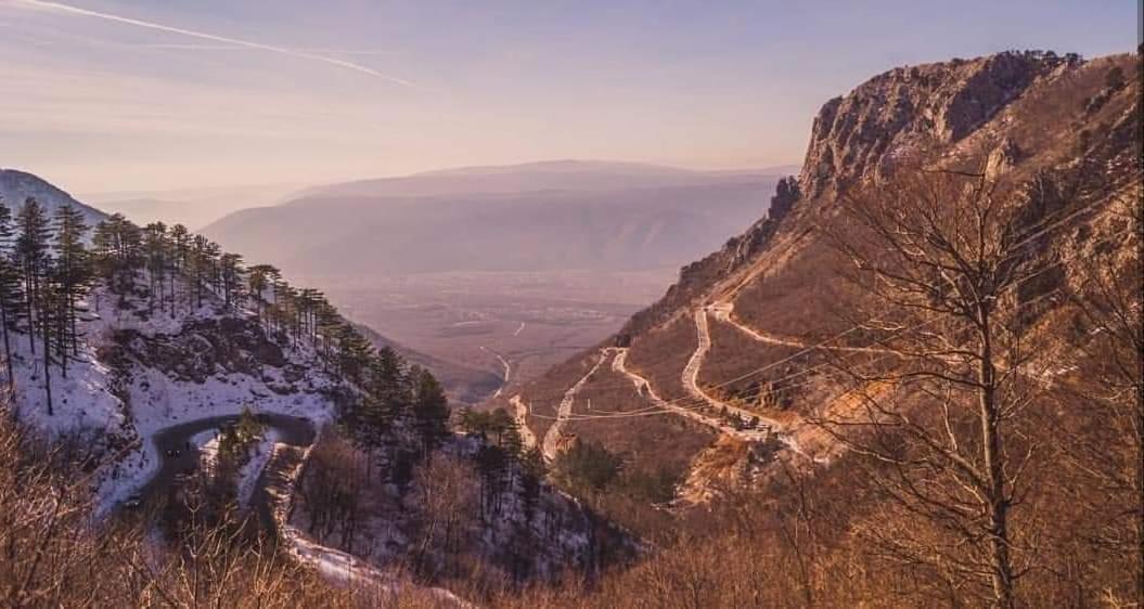 Hotel Snjezna Kuca - Nature Park Of Bosnia Herzegovina Padezina エクステリア 写真